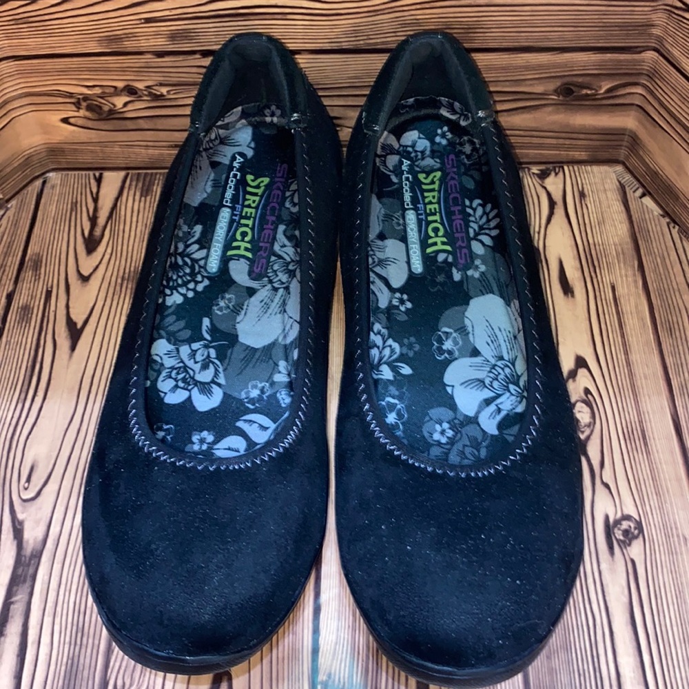 Women’s Skechers Stretch Fit Air-Cooled Memory Foam Sz 10